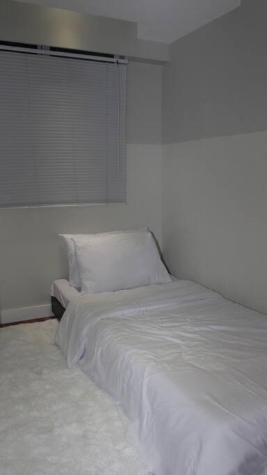 Apartment A2j Bgc Luxury 2br Loft Near Burgos Circle & Malls