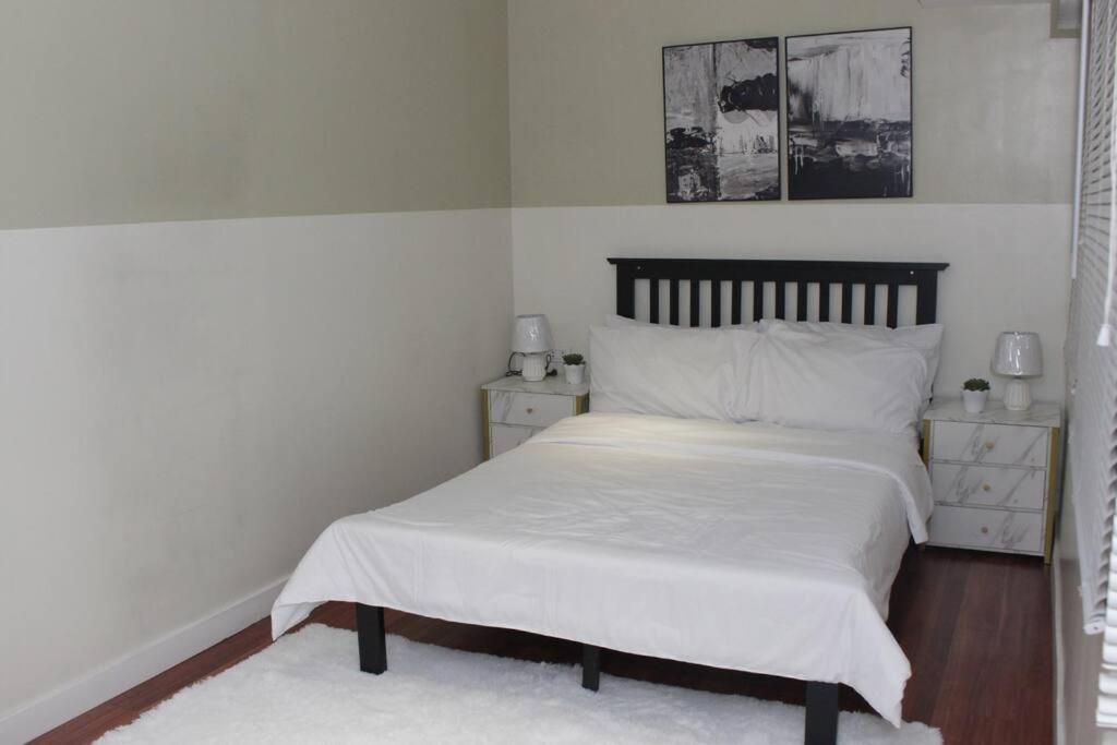 A2j Bgc Luxury 2br Loft Near Burgos Circle & Malls Manila