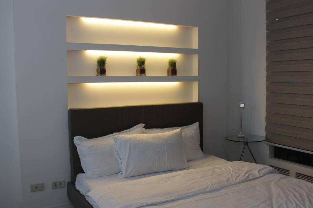A2j Luxury 1br Bgc Balcony Near Burgoscircle Manila