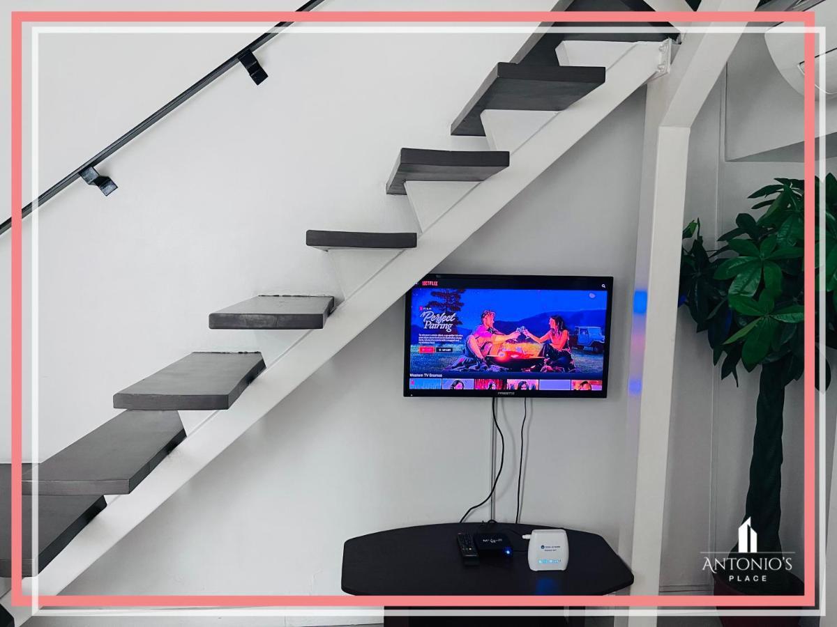 Big Windows With Full View 2br Loft Unit Free Wifi & Netflix At Victoria Bgc * Manila