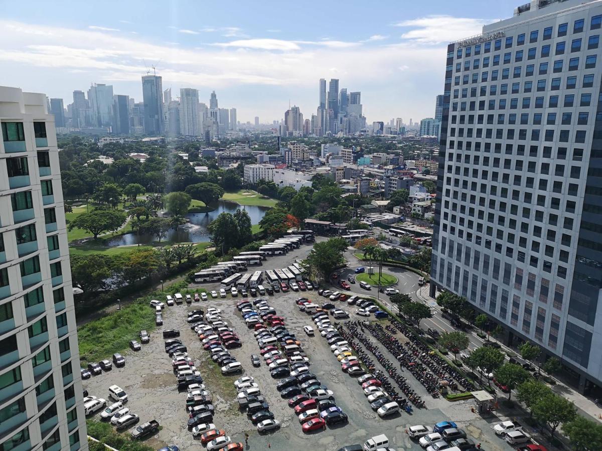 Apartment A2j Bgc Luxury 1br Near Burgos Circle & Mall Manila