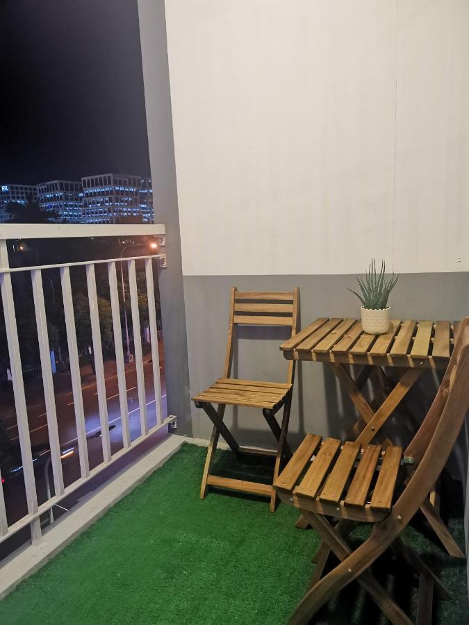 455b Shell Spacious Moa View Apartment
