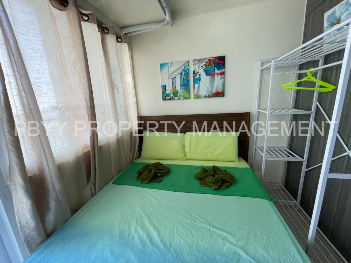 Stays At Residences With Balcony Free Breakfast For 2 * Manila
