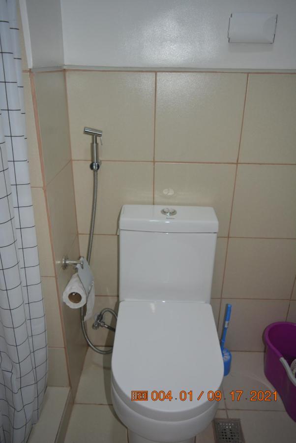 Lovely 2-br W/balcony In Sm-sucat, Paranaque Apartment *