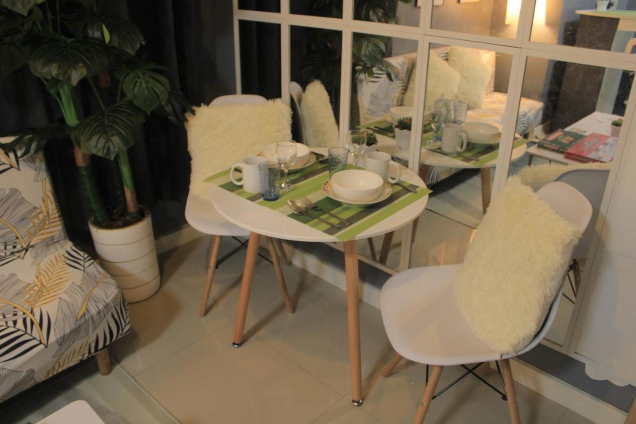 A2j Bgc Luxury 2br Loft Near Burgos Circle, Malls Apartment *