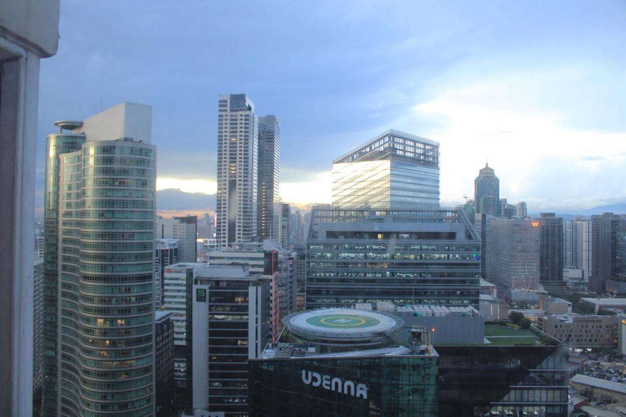 Apartment A2j Bgc Luxury 2br Loft Near Burgos Circle, Malls