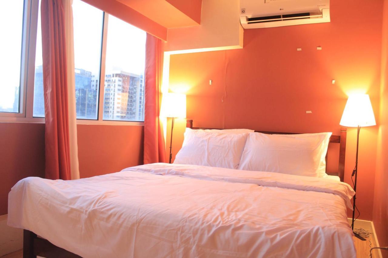 A2j Bgc Luxury 2br Loft Near Burgos Circle, Malls Apartment