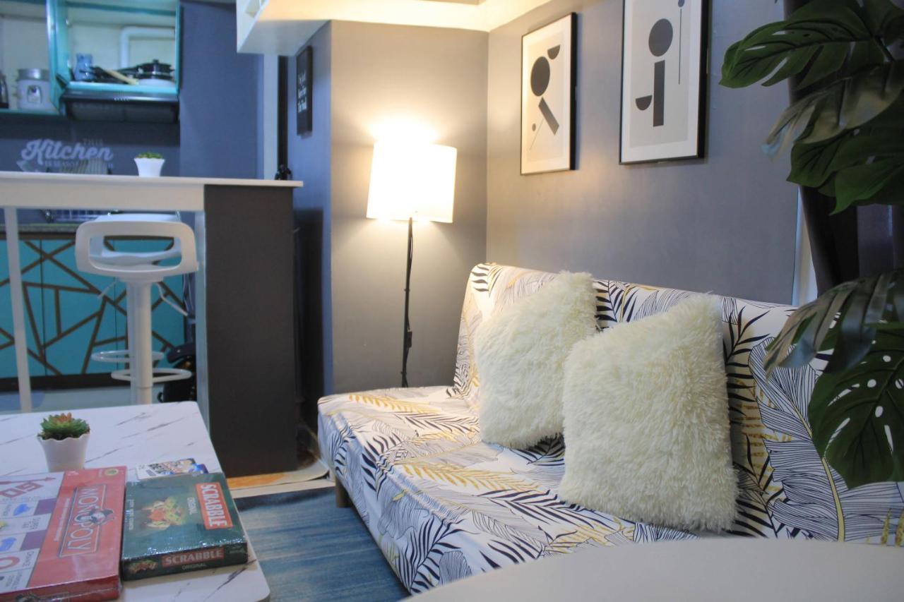 A2j Bgc Luxury 2br Loft Near Burgos Circle, Malls Apartment Manila