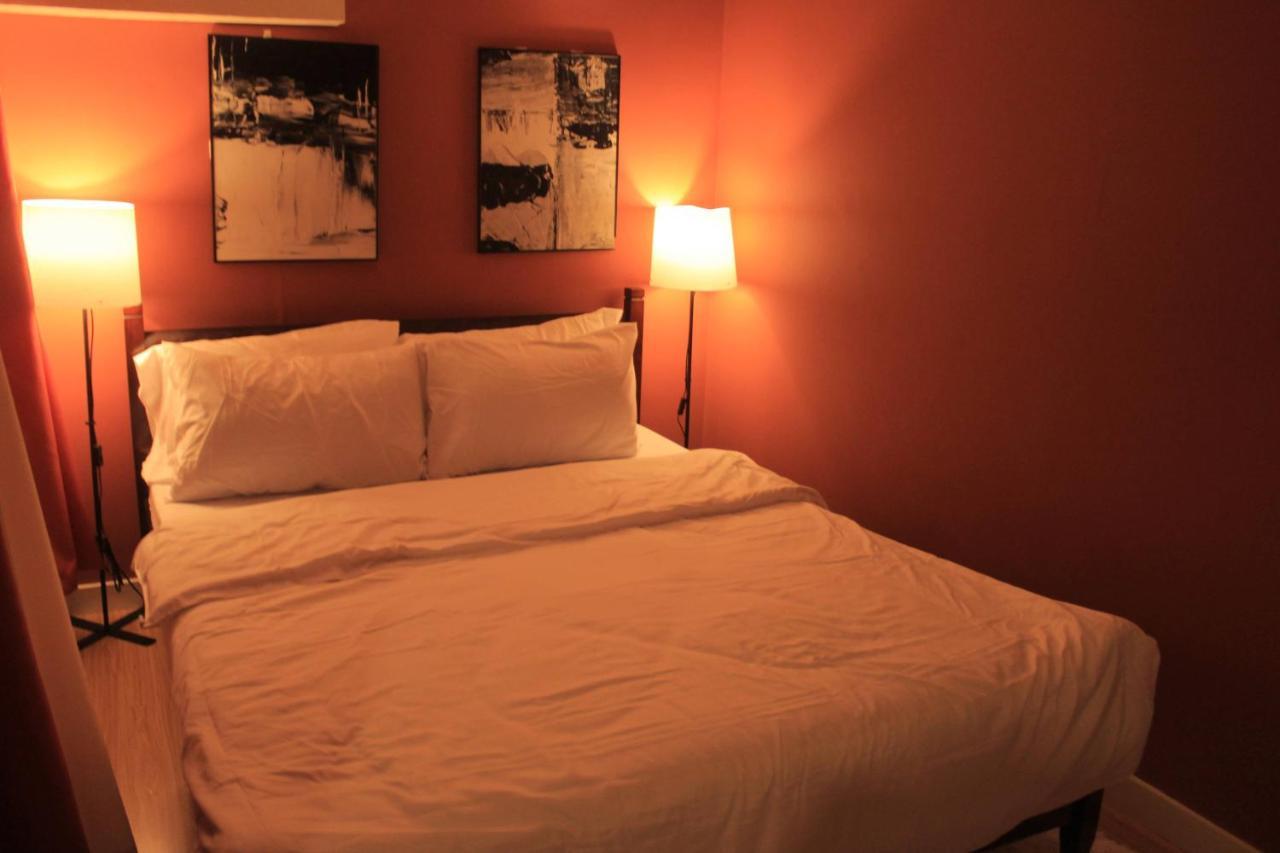 A2j Bgc Luxury 2br Loft Near Burgos Circle, Malls Apartment *