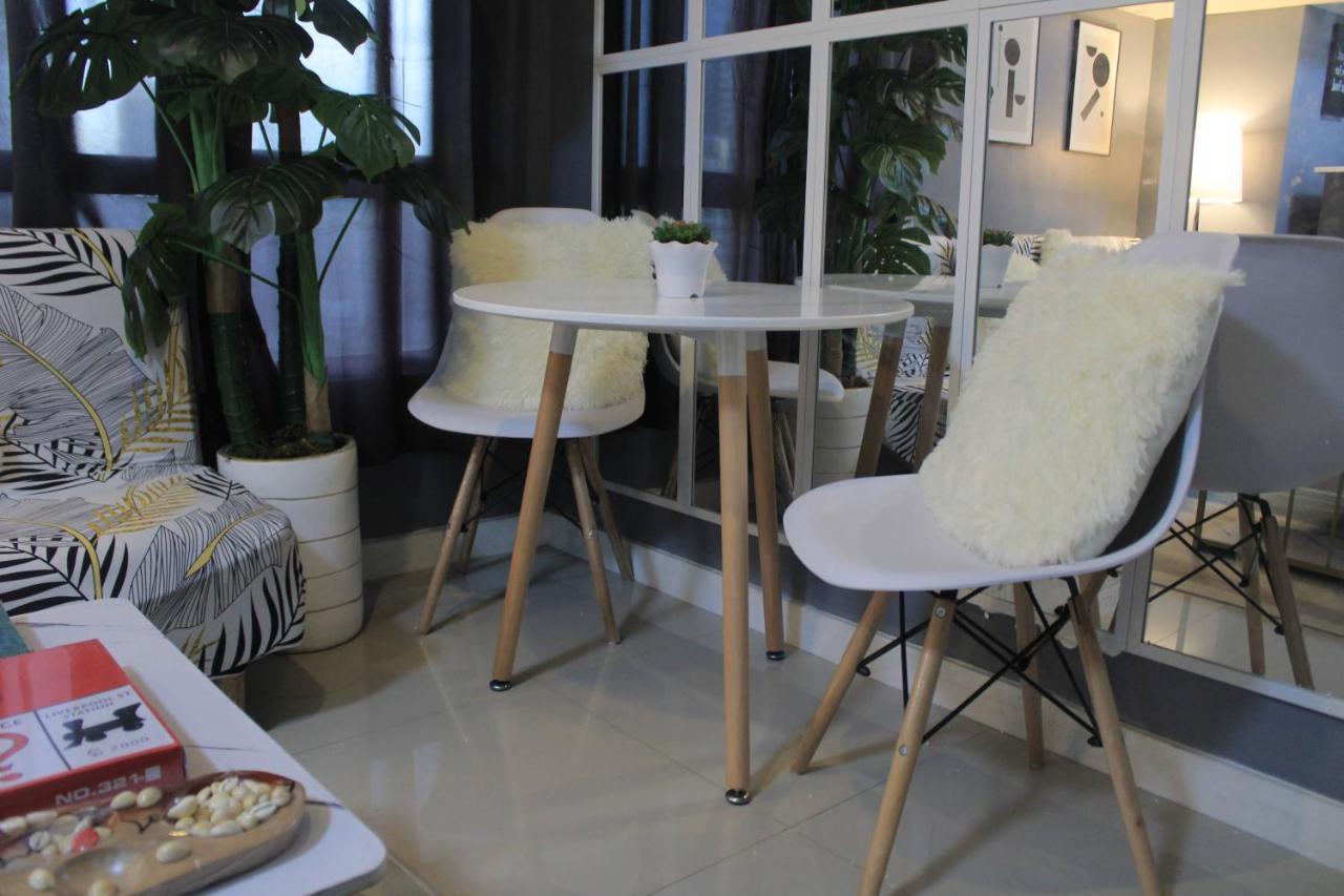 A2j Bgc Luxury 2br Loft Near Burgos Circle, Malls Apartment *