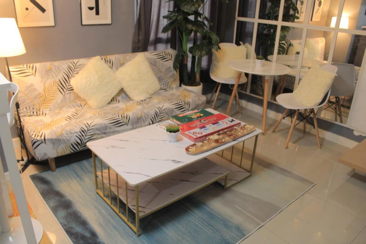 A2j Bgc Luxury 2br Loft Near Burgos Circle, Malls Apartment *