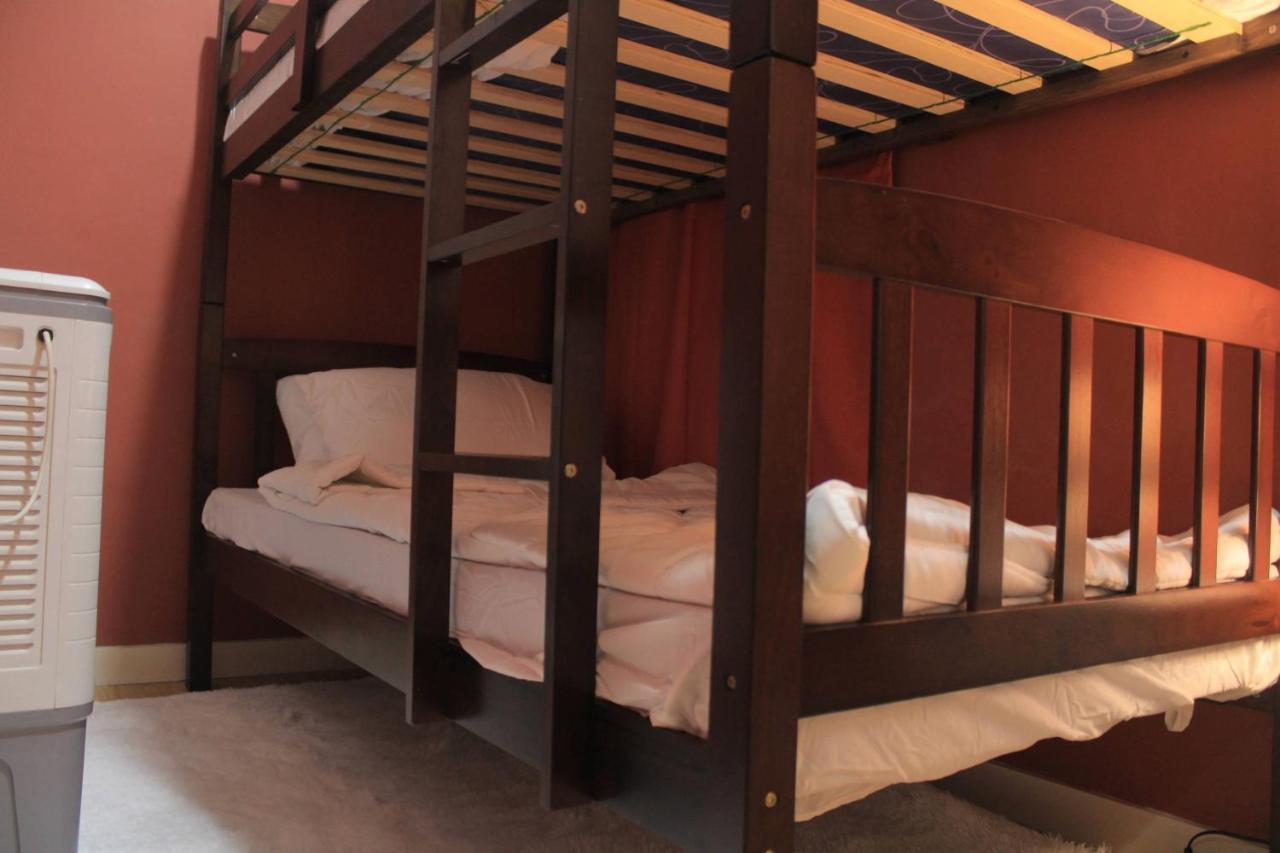 A2j Bgc Luxury 2br Loft Near Burgos Circle, Malls