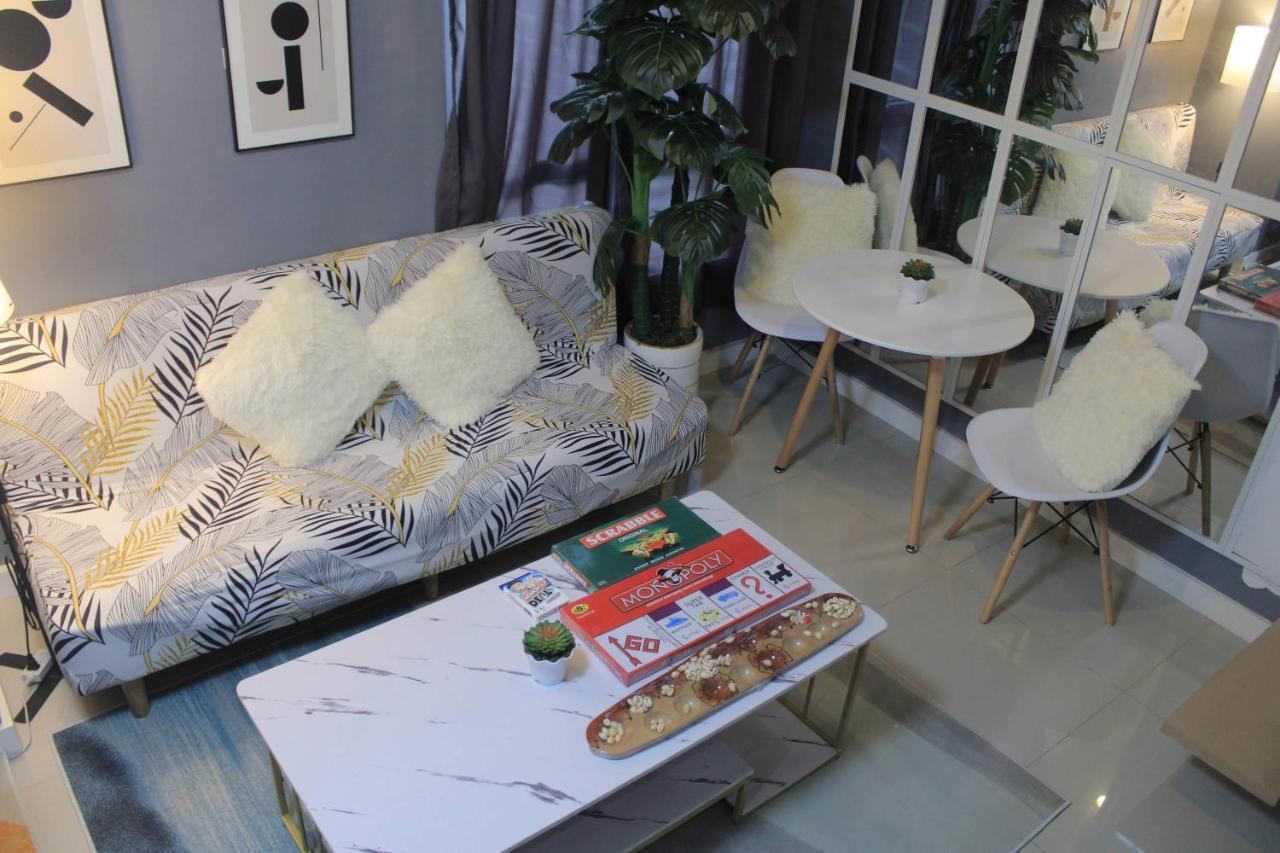 A2j Bgc Luxury 2br Loft Near Burgos Circle, Malls Apartment Manila