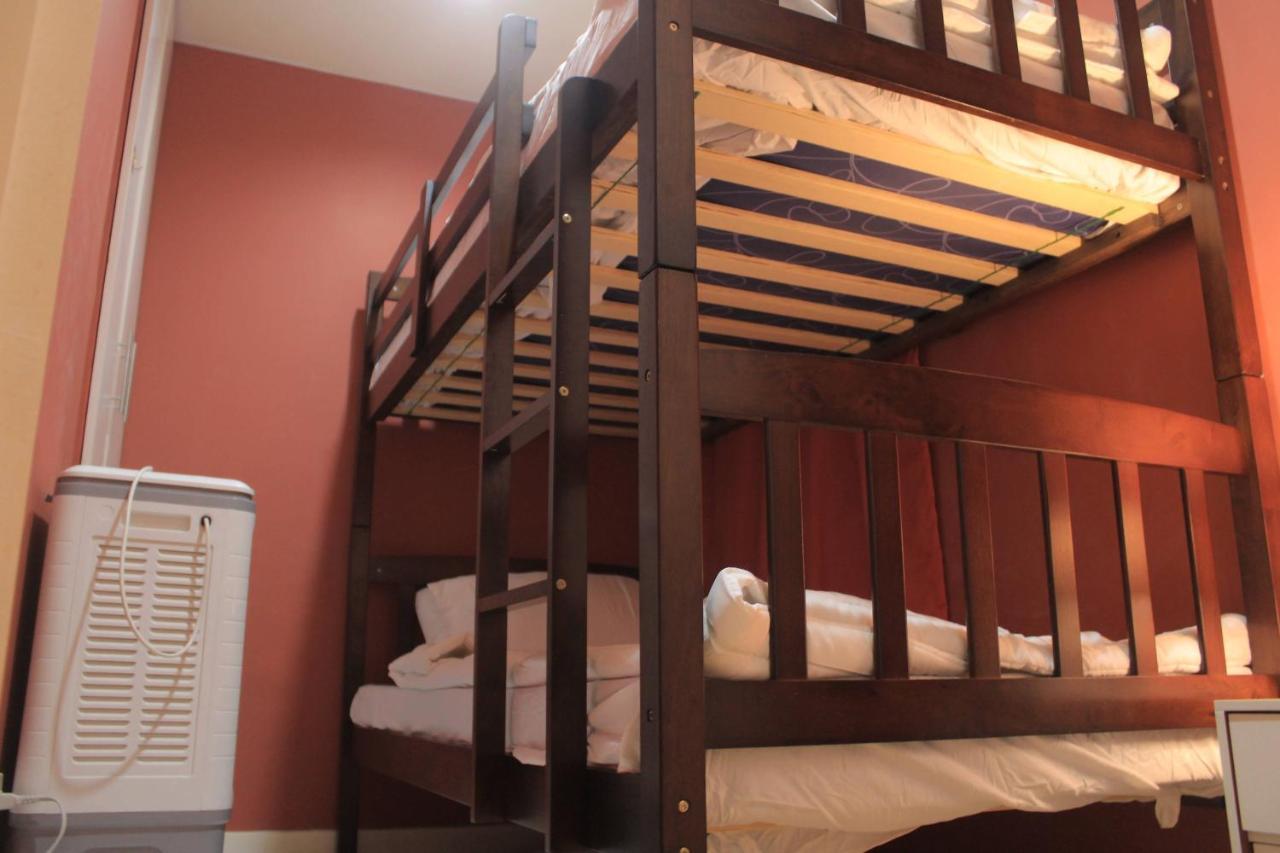 A2j Bgc Luxury 2br Loft Near Burgos Circle, Malls