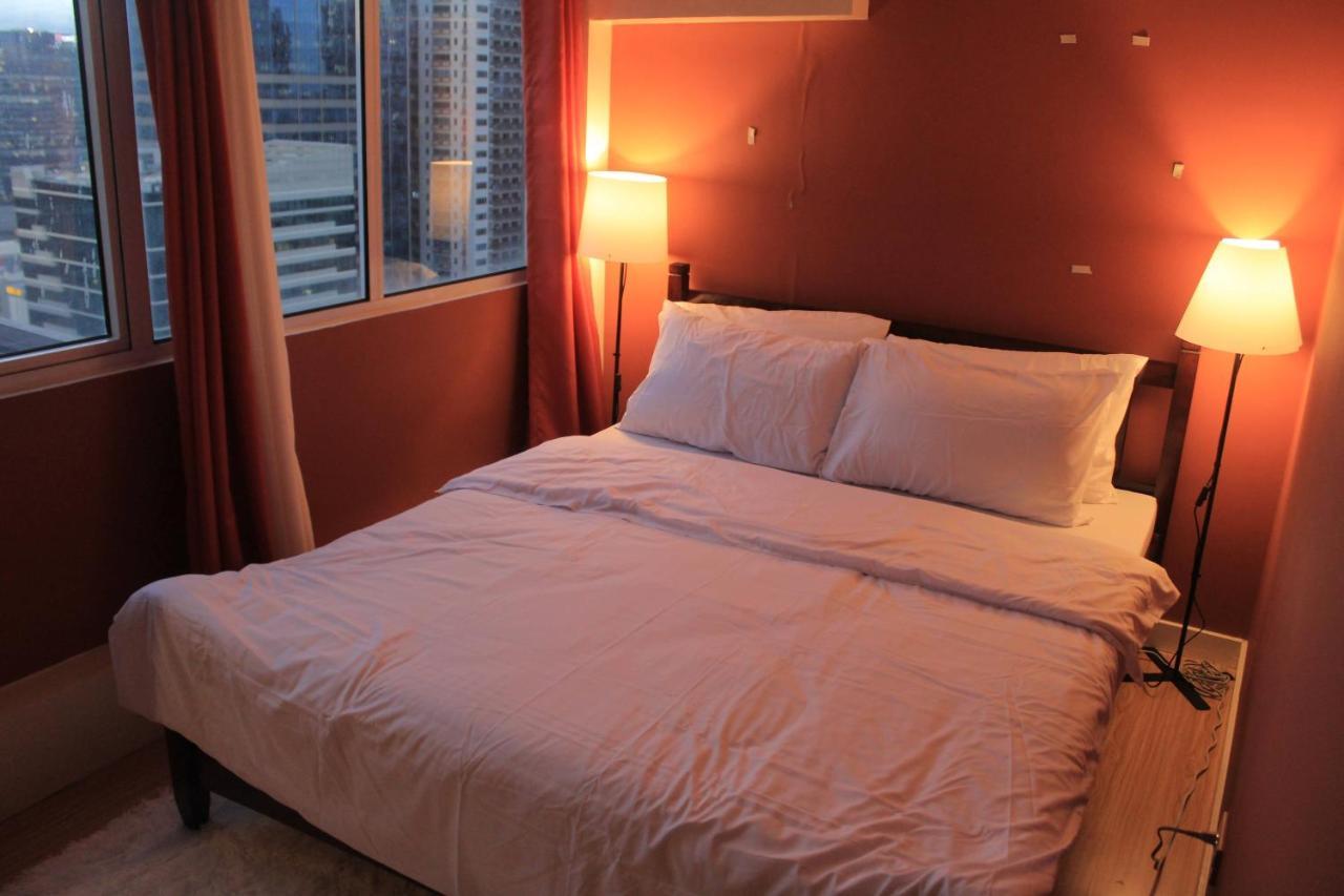 A2j Bgc Luxury 2br Loft Near Burgos Circle, Malls Apartment