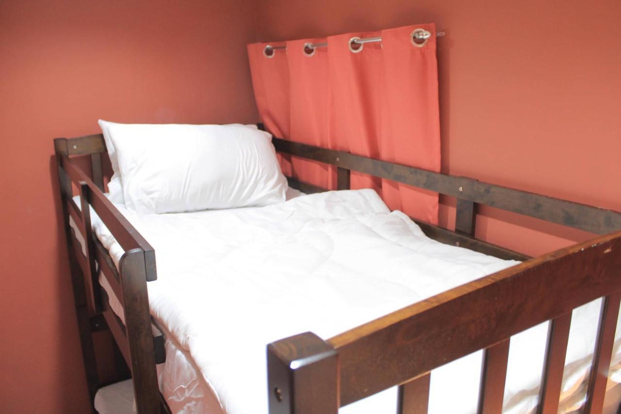 Apartment A2j Bgc Luxury 2br Loft Near Burgos Circle, Malls *
