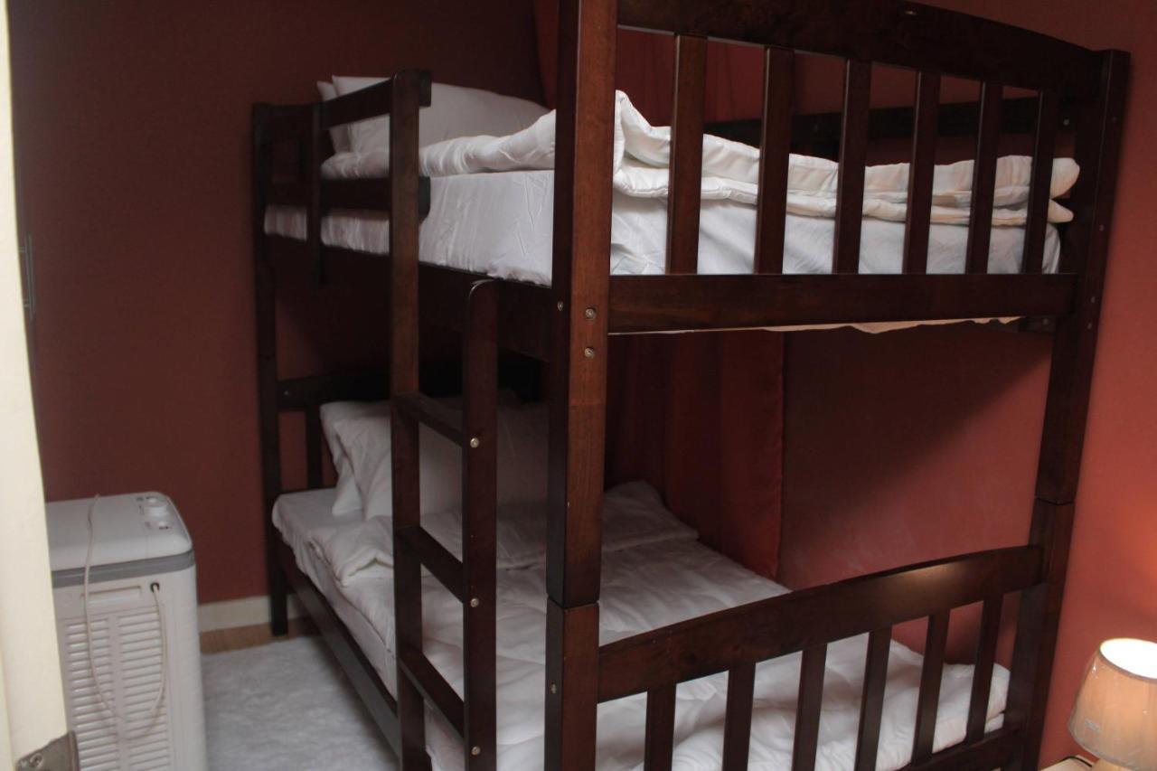 A2j Bgc Luxury 2br Loft Near Burgos Circle, Malls Apartment