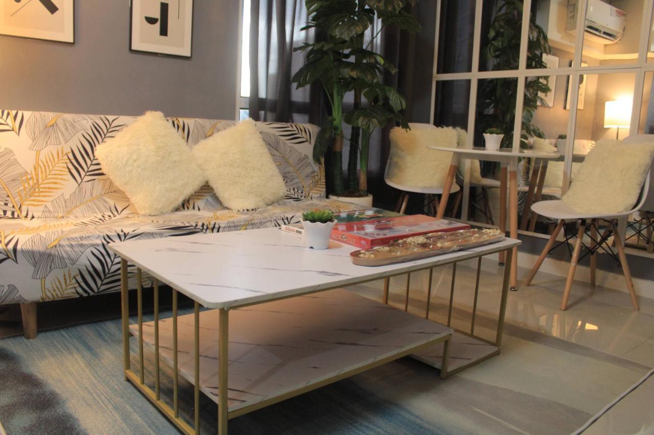 A2j Bgc Luxury 2br Loft Near Burgos Circle, Malls