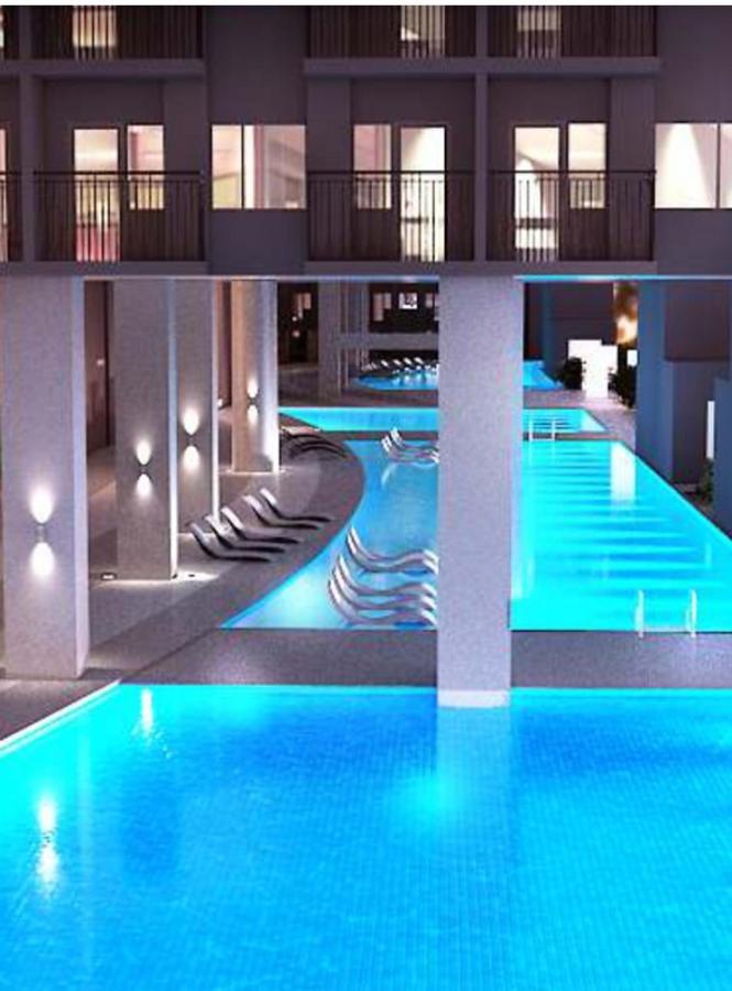 Staycation Near Mall Of Apartamento