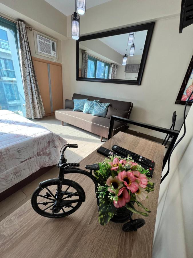 At Newport World Airport Area Prime Location Apartment Manila