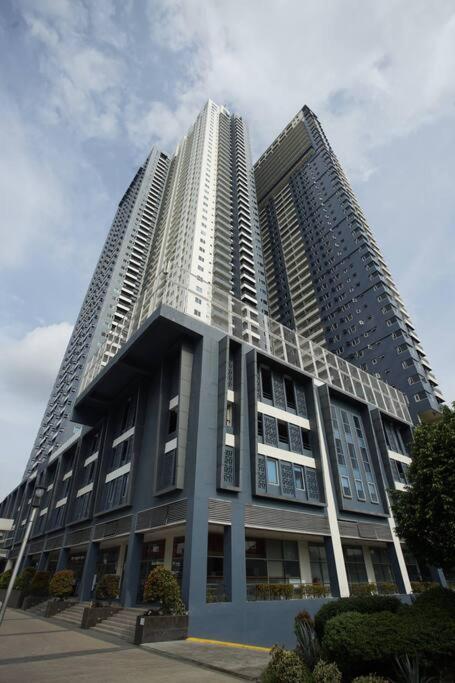 Aspire Tower At Nuvo City With Free 1 Parking Slot