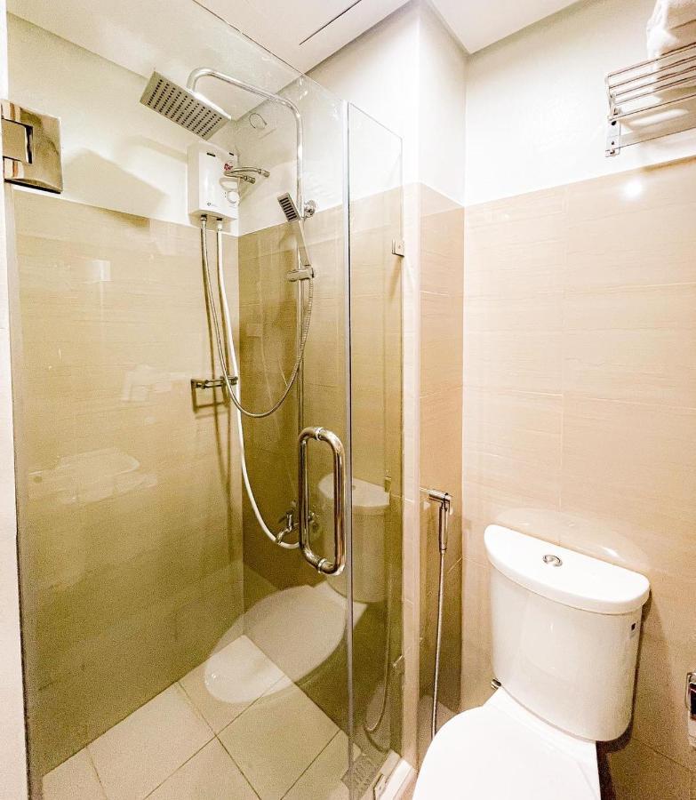 Steff's 1291 @ Shore 2 Pasay Apartment