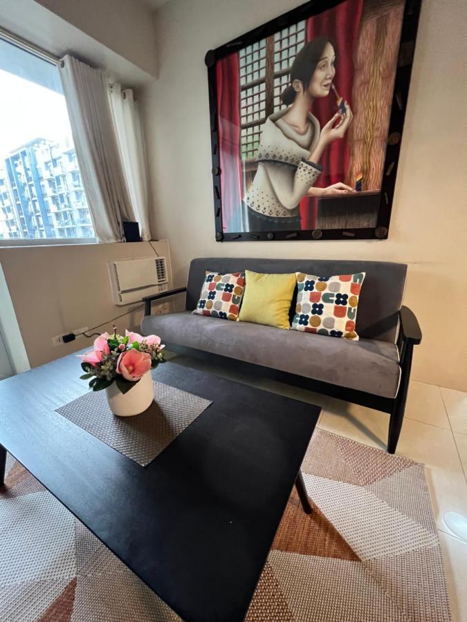 Apartment World *