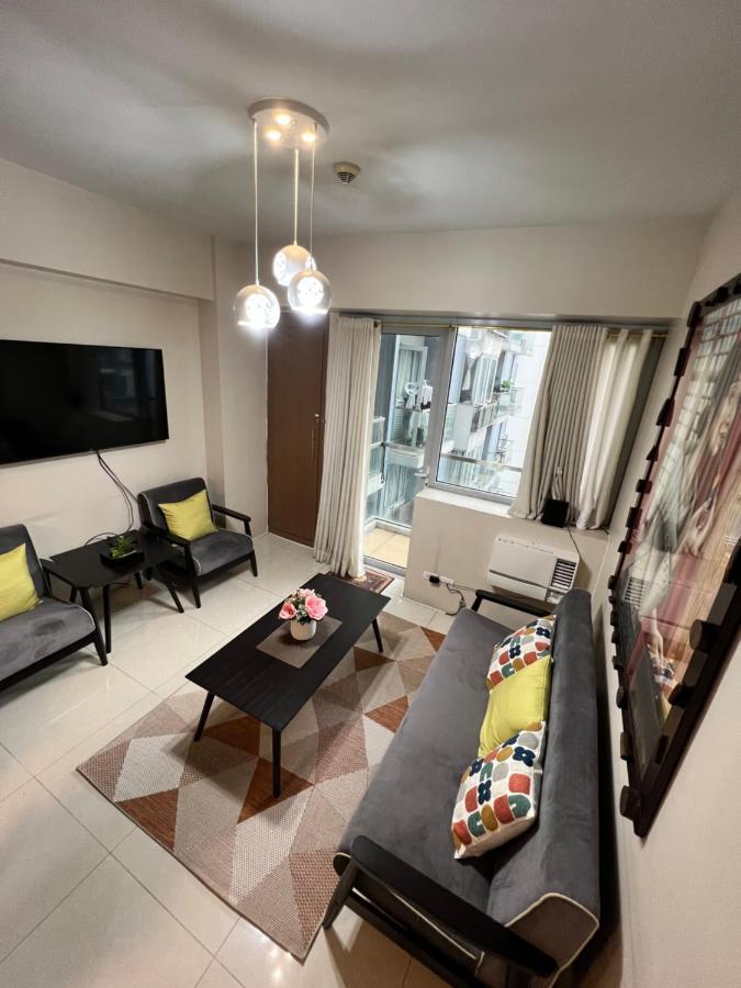 Apartment World *