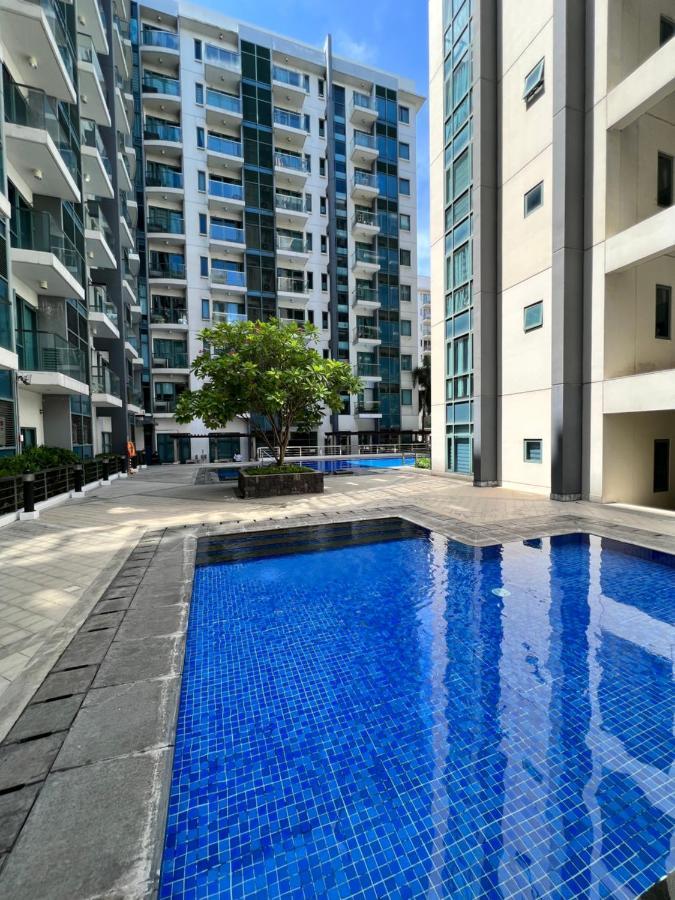 Apartment At Newport World Airport Area Prime Location Manila