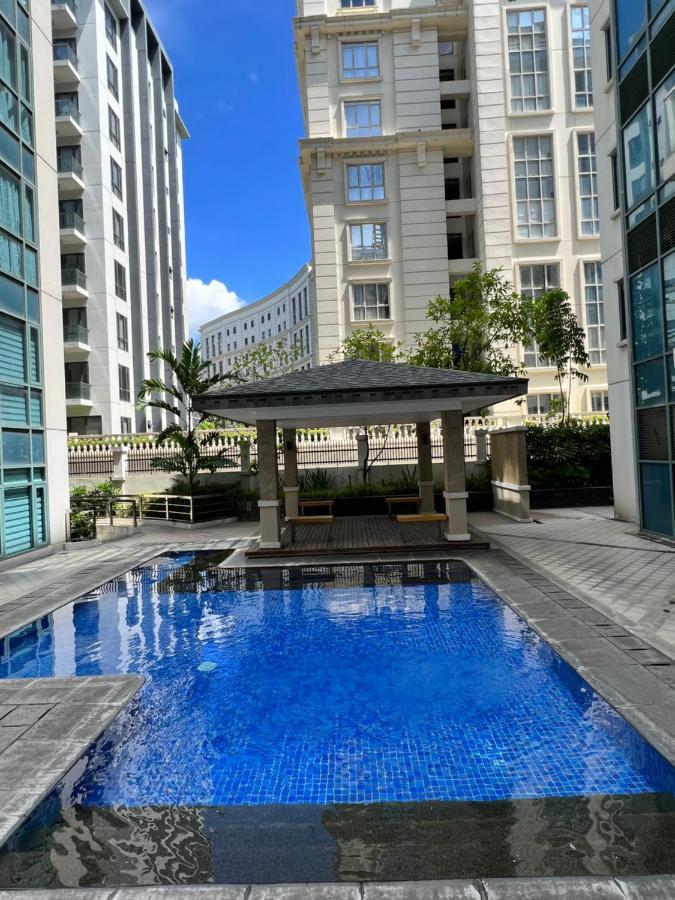 At Newport World Airport Area Prime Location Apartment