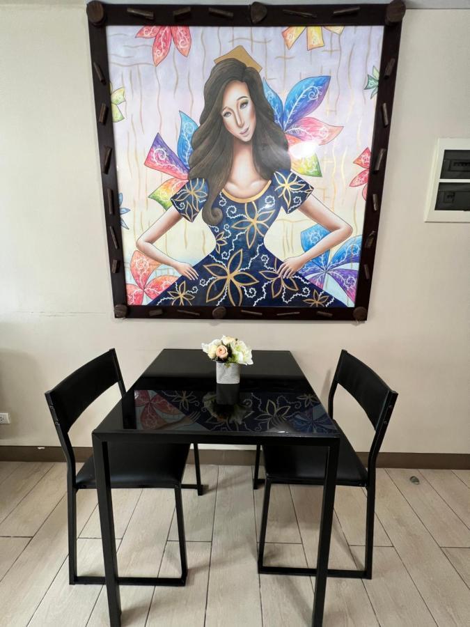 At Newport World Airport Area Prime Location Apartment Manila