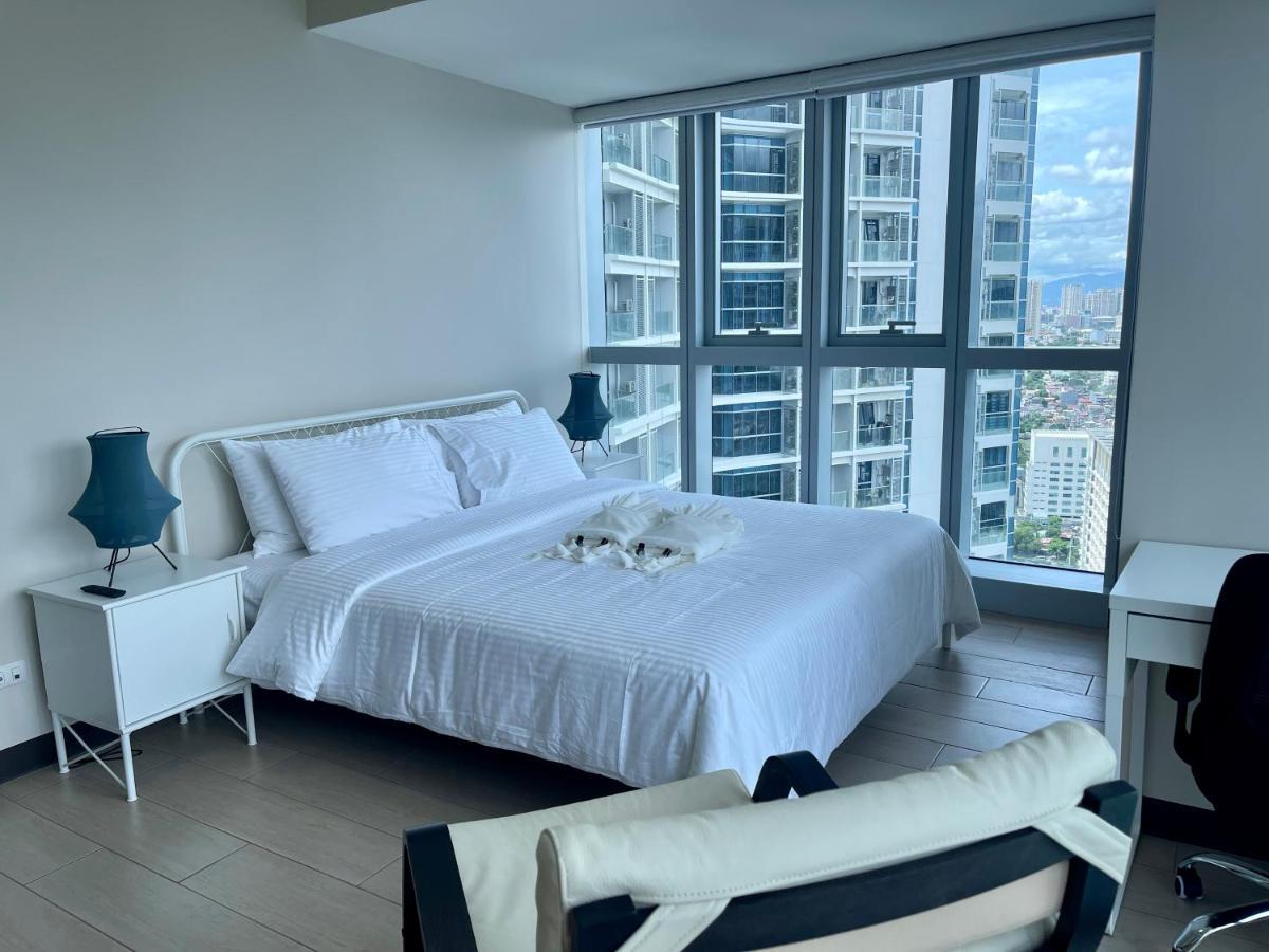 Apartamento Bright 2-bedroom With Pool In Bgc Uptown Manila