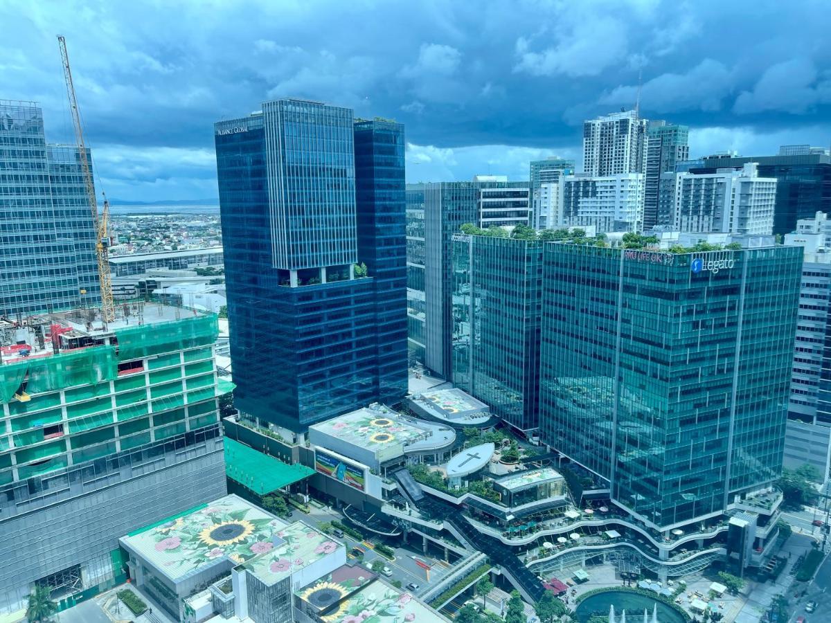 Bright 2-bedroom With Pool In Bgc Uptown Apartamento *