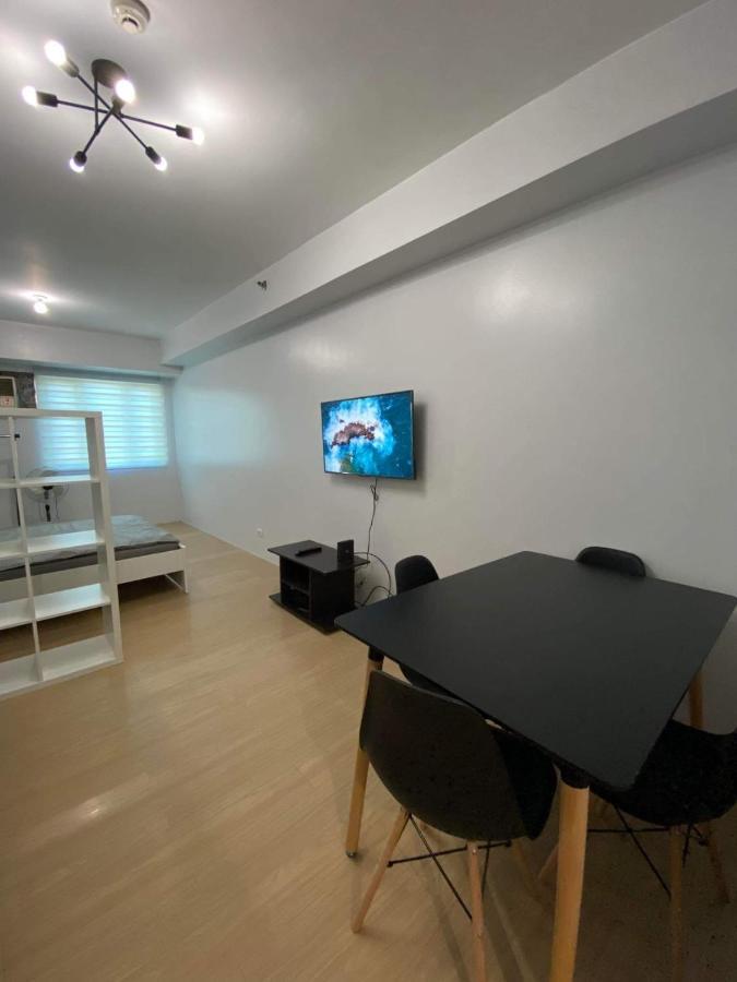 Quezon Mplace With View Apartment Manila