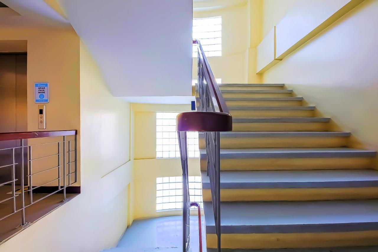 Hotel Oyo 794 Regatta Residences 3*