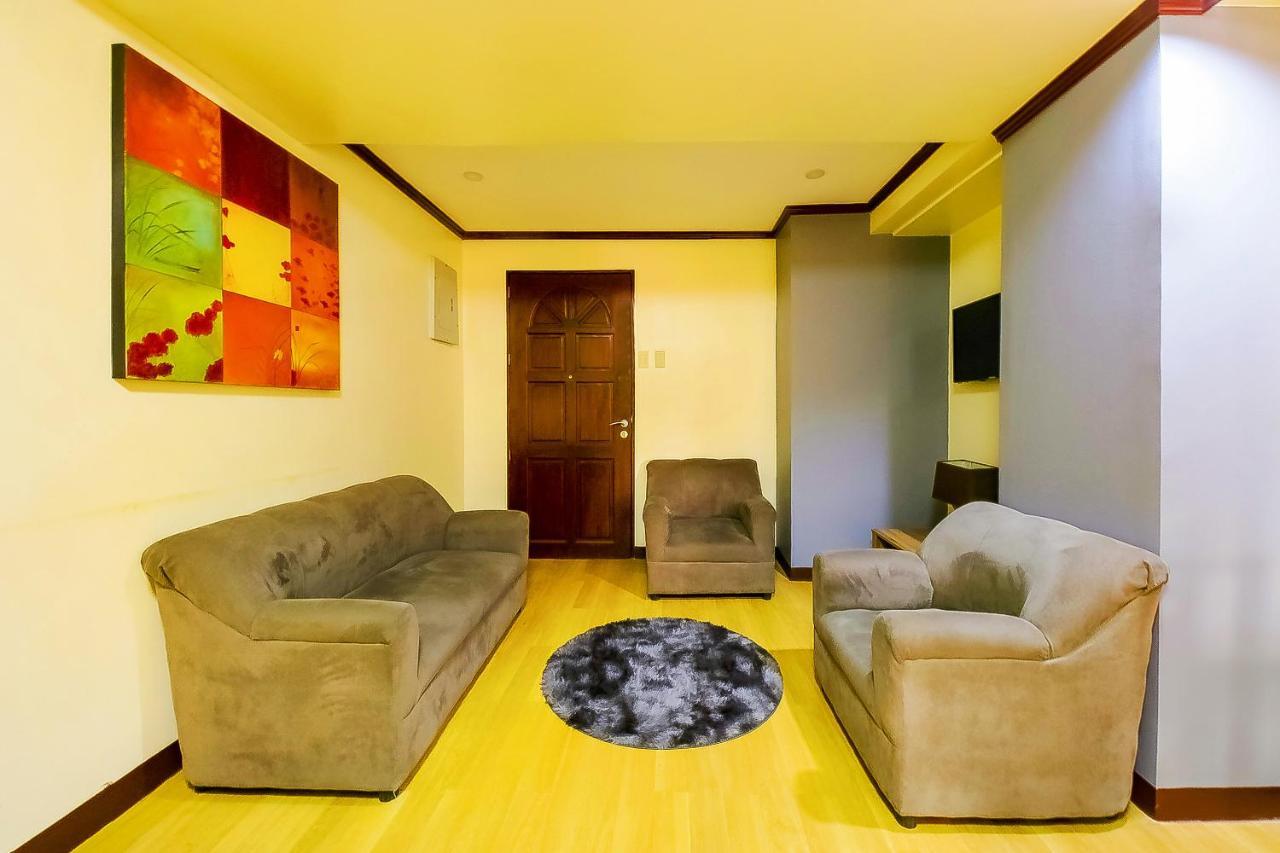 Oyo 794 Regatta Residences