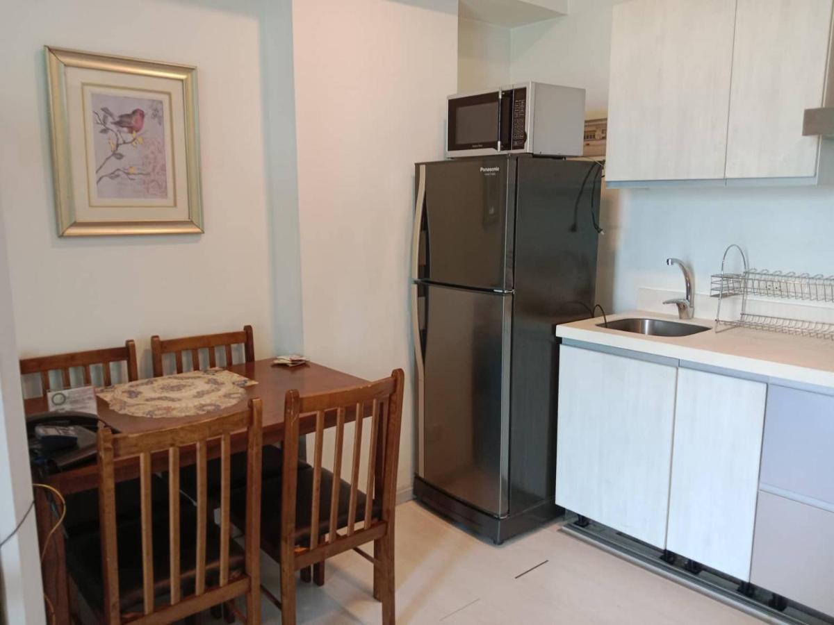 Apartment Azure Residences By Florendo