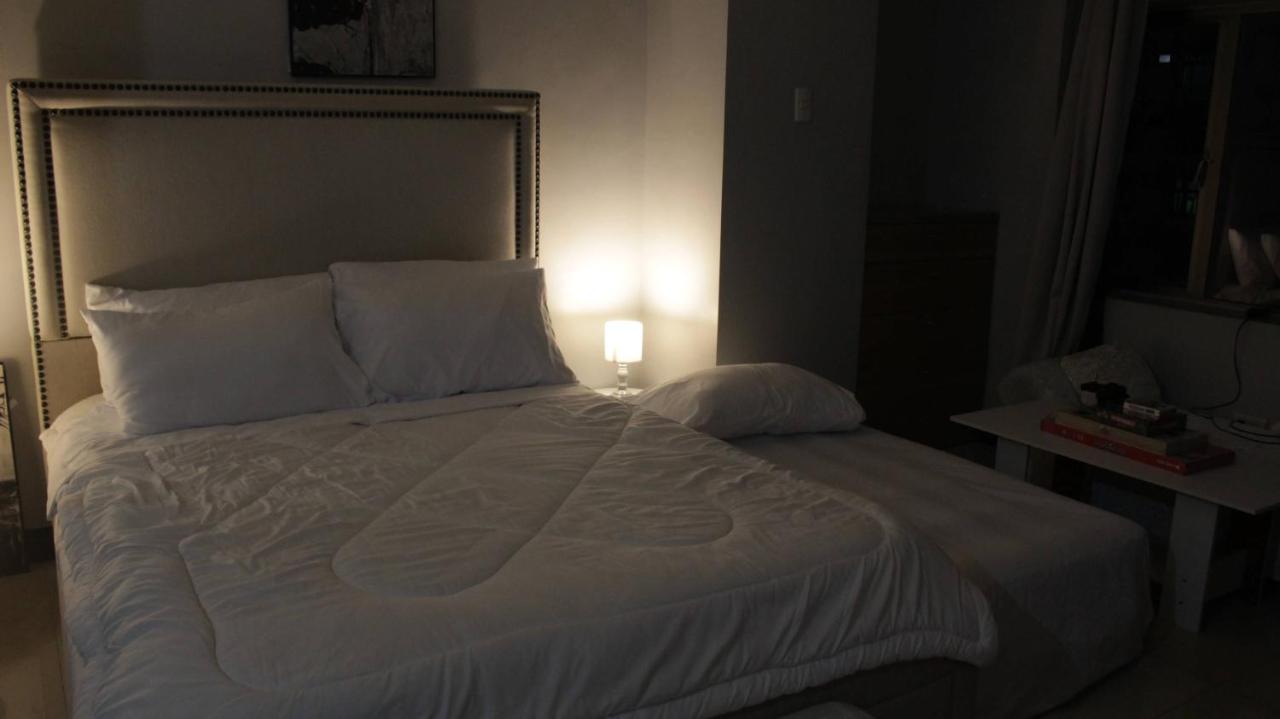 A2j Executive Studio Near Ali Mall, Sm Cubao Apartment *