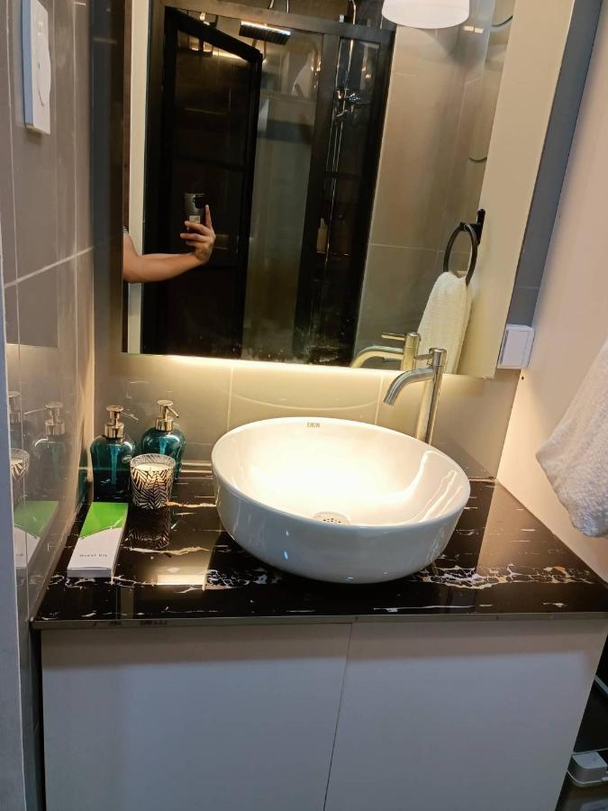 Luxurious Condotel At The Heart Of Makati *