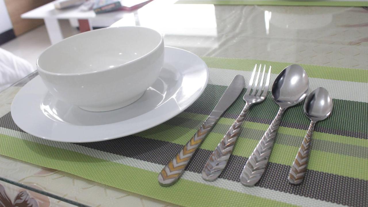A2j Executive Studio Near Ali Mall, Sm Cubao Apartment *