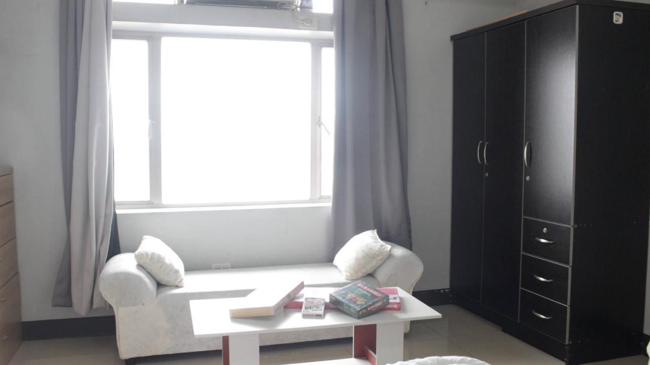 A2j Executive Studio Near Ali Mall, Sm Cubao Apartment