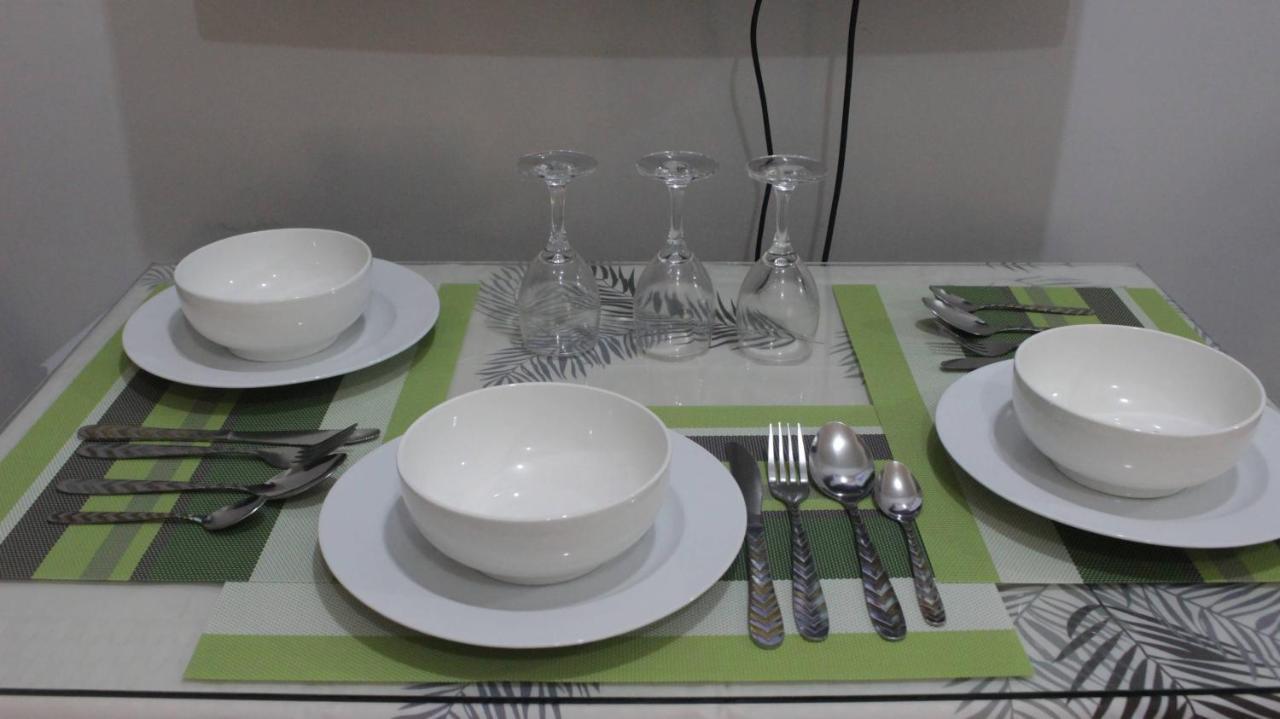 A2j Executive Studio Near Ali Mall, Sm Cubao Apartment *