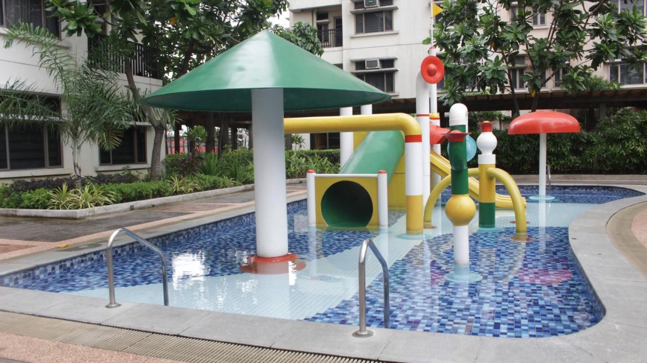 A2j Executive Studio Near Ali Mall, Sm Cubao Apartment
