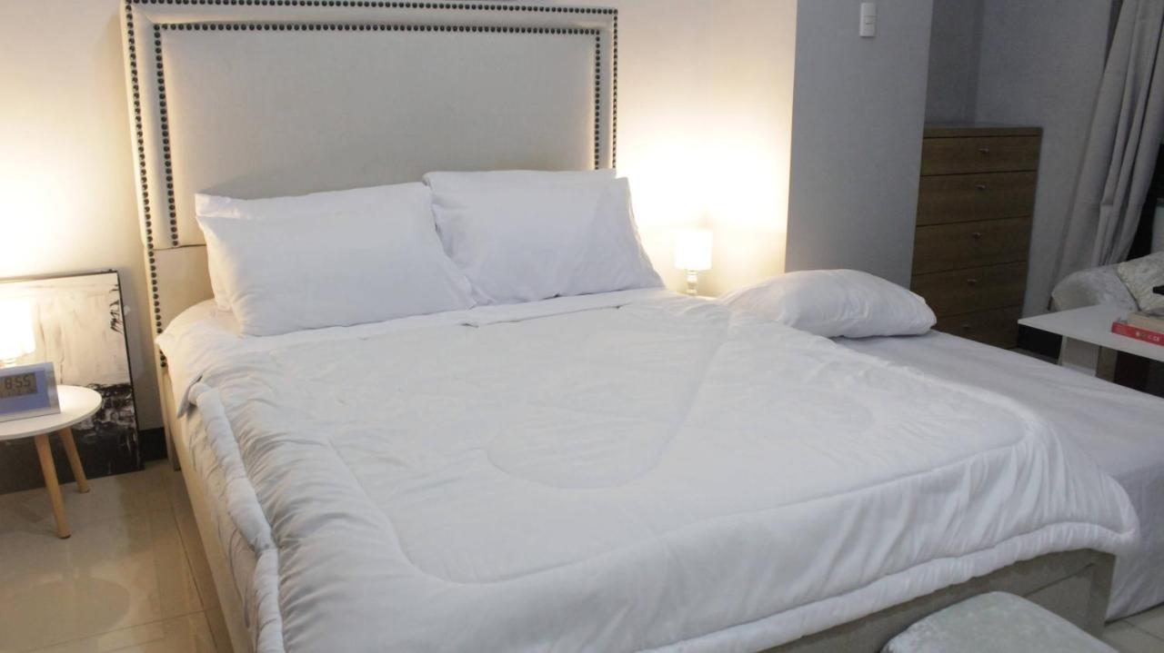 A2j Executive Studio Near Ali Mall, Sm Cubao Apartment *