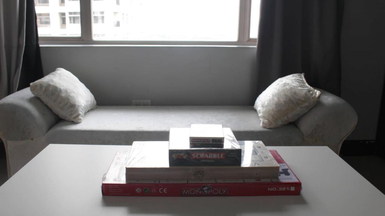 A2j Executive Studio Near Ali Mall, Sm Cubao Apartment