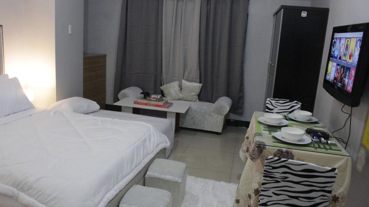 A2j Executive Studio Near Ali Mall, Sm Cubao Apartment Manila