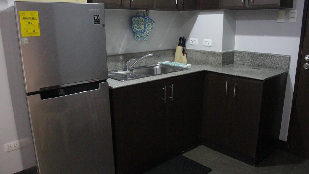 A2j Executive Studio Near Ali Mall, Sm Cubao Apartment
