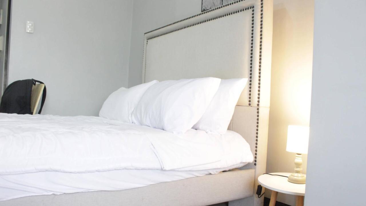 A2j Executive Studio Near Ali Mall, Sm Cubao Apartment *