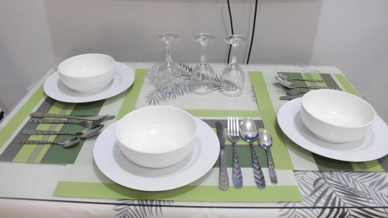 A2j Executive Studio Near Ali Mall, Sm Cubao Apartment *