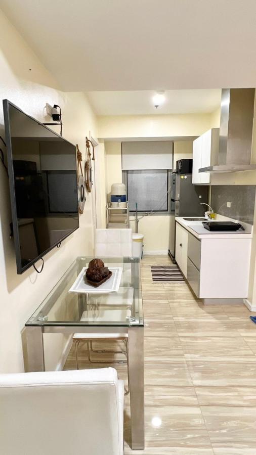 Azure Peaceful And Beachy Staycation Apartment Manila